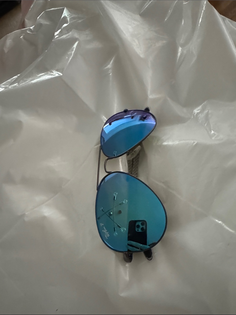 Ray-Ban polarized aviator sunglasses - Picture 7 of 8